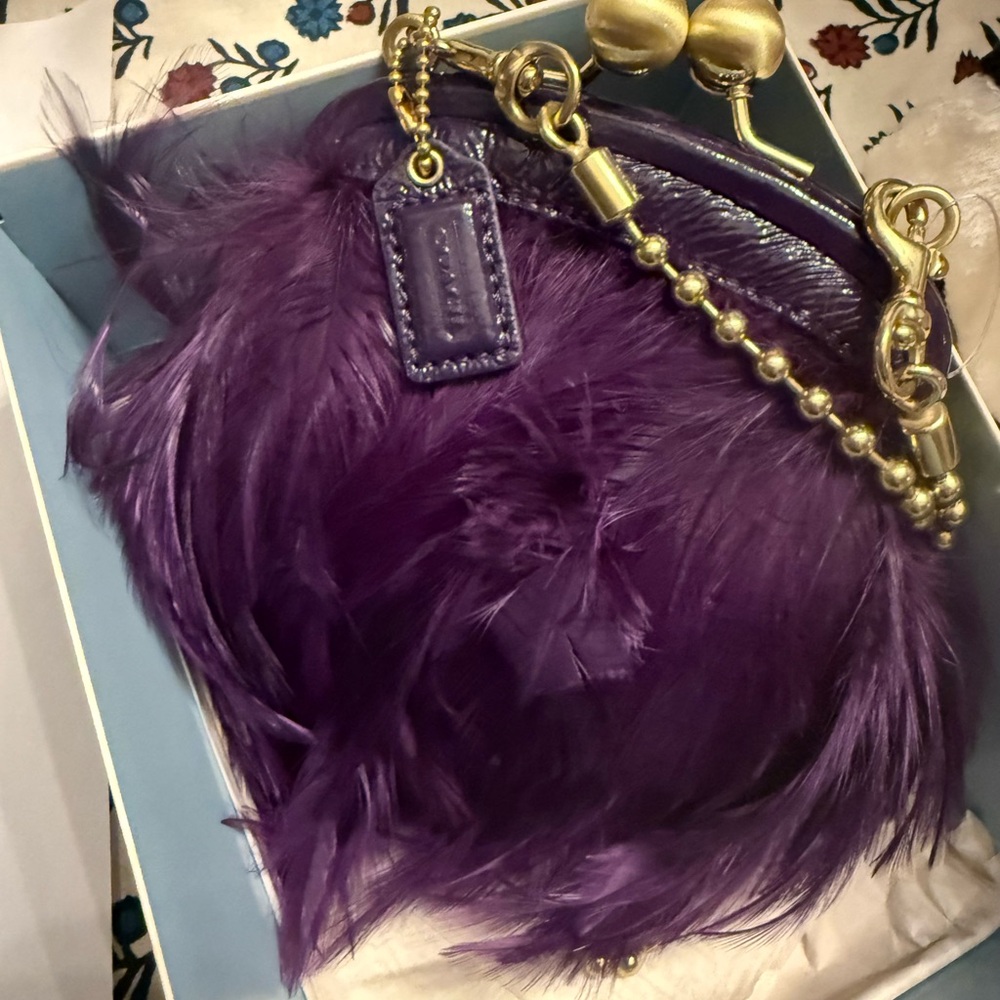 Coach Poppy Purple Osteich Feather Clutch with Gold Chain - Picture 4 of 4